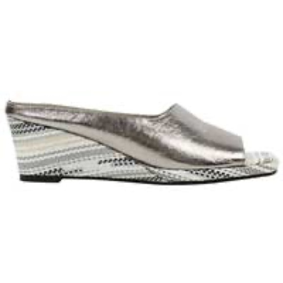J. Renee ABRIELLE Taupe Metallic Size 7.5 LNC - Picture 1 of 10